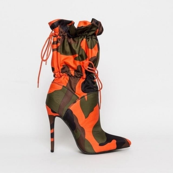 Shoes - Orange camouflage boots